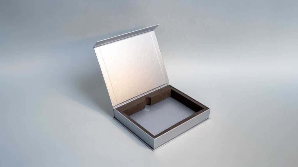 east west bank's magnetic rigid presentation box